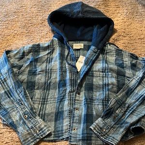 American Eagle cropped hooded shirt